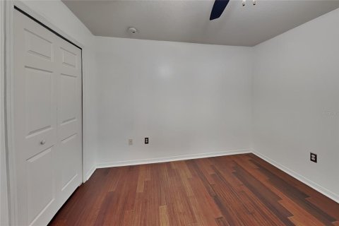 House in Apopka, Florida 4 bedrooms, 206.61 sq.m. № 2259409 - photo 10