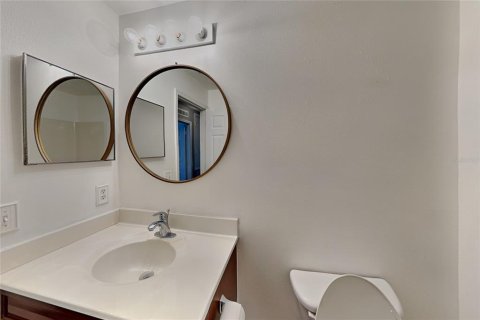 House in Apopka, Florida 4 bedrooms, 206.61 sq.m. № 2259409 - photo 16