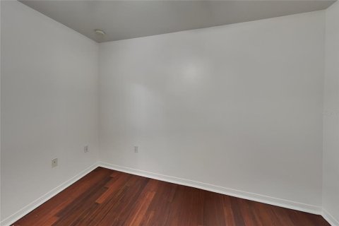House in Apopka, Florida 4 bedrooms, 206.61 sq.m. № 2259409 - photo 13