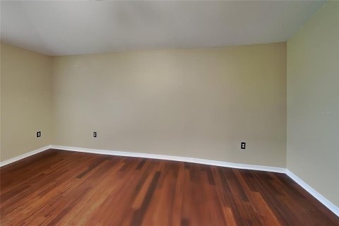 House in Apopka, Florida 4 bedrooms, 206.61 sq.m. № 2259409 - photo 3