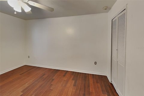 House in Apopka, Florida 4 bedrooms, 206.61 sq.m. № 2259409 - photo 5