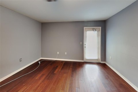 House in Apopka, Florida 4 bedrooms, 206.61 sq.m. № 2259409 - photo 11