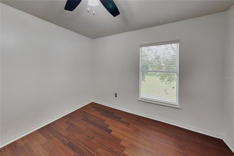 House in Apopka, Florida 4 bedrooms, 206.61 sq.m. № 2259409 - photo 9
