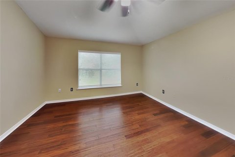 House in Apopka, Florida 4 bedrooms, 206.61 sq.m. № 2259409 - photo 2