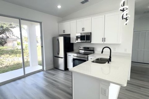 Immobilier commercial à vendre à Haines City, Floride: 4 chambres, 156.45 m2 № 2433445 - photo 8
