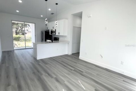 Immobilier commercial à vendre à Haines City, Floride: 4 chambres, 156.45 m2 № 2433445 - photo 7
