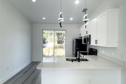 Immobilier commercial à vendre à Haines City, Floride: 4 chambres, 156.45 m2 № 2433445 - photo 13
