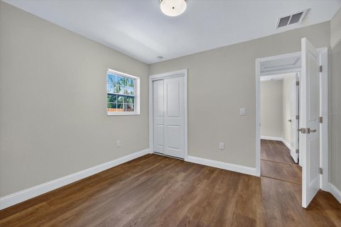House in Tampa, Florida 3 bedrooms, 139.17 sq.m. № 1873719 - photo 24