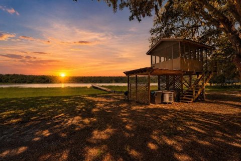 Casa en Weirsdale, Florida 3 dormitorios, 225.01 m2 № 2156654