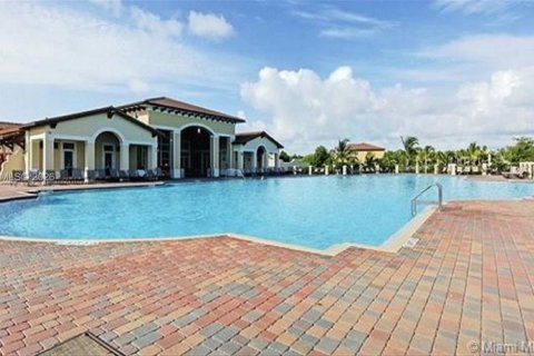 House in Cutler Bay, Florida 4 bedrooms, 201.6 sq.m. № 2000624 - photo 29