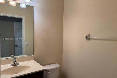 House in Cutler Bay, Florida 4 bedrooms, 201.6 sq.m. № 2000624 - photo 6