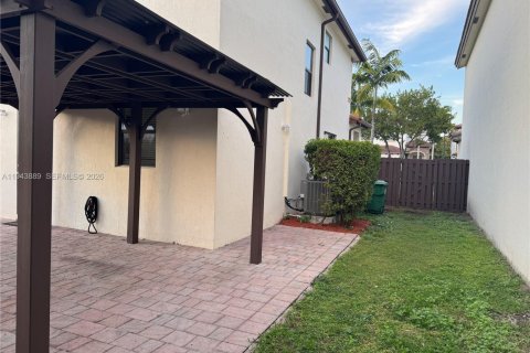 House in Cutler Bay, Florida 4 bedrooms, 201.6 sq.m. № 2000624 - photo 23