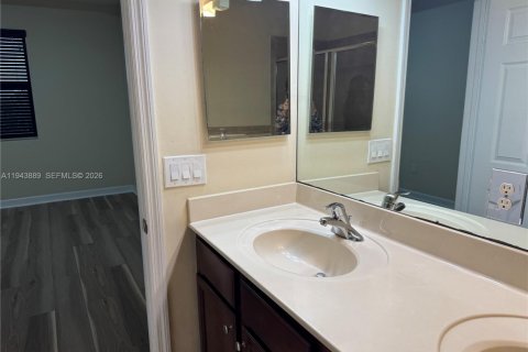 House in Cutler Bay, Florida 4 bedrooms, 201.6 sq.m. № 2000624 - photo 10