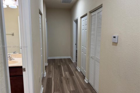 House in Cutler Bay, Florida 4 bedrooms, 201.6 sq.m. № 2000624 - photo 14