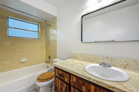 House in Safety Harbor, Florida 2 bedrooms, 94.48 sq.m. № 1805134 - photo 24