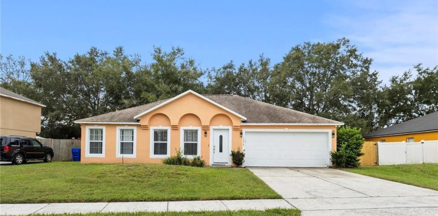 House in Ocoee, Florida 3 bedrooms, 185.06 sq.m. № 2407162