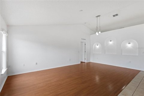 House in Ocoee, Florida 3 bedrooms, 185.06 sq.m. № 2407162 - photo 10