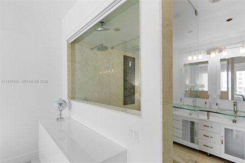 Condominio en alquiler en Miami Beach, Florida, 2 dormitorios, 83.61 m2 № 2088569 - foto 17