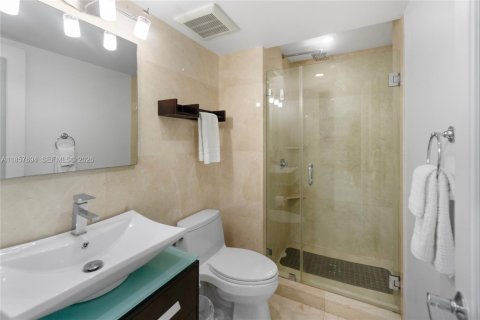 Condominio en alquiler en Miami Beach, Florida, 2 dormitorios, 83.61 m2 № 2088569 - foto 10