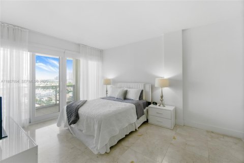 Condominio en alquiler en Miami Beach, Florida, 2 dormitorios, 83.61 m2 № 2088569 - foto 13