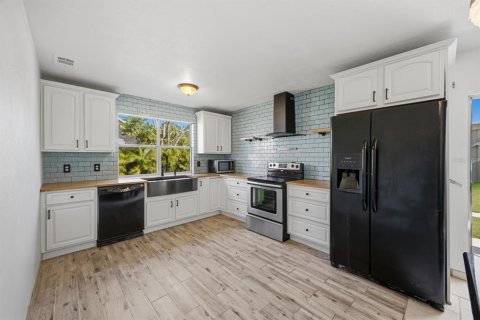 Villa ou maison à louer à Kissimmee, Floride: 3 chambres, 111.58 m2 № 2413730 - photo 6