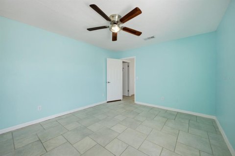 Villa ou maison à louer à Kissimmee, Floride: 3 chambres, 111.58 m2 № 2413730 - photo 10