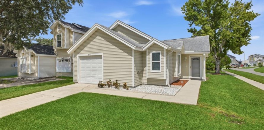 Villa ou maison à Kissimmee, Floride 3 chambres, 111.58 m2 № 2413730