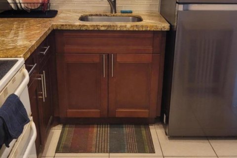 Condo in Sunrise, Florida, 1 bedroom № 2254302 - photo 4