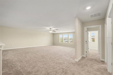 House in Land O' Lakes, Florida 5 bedrooms, 350.89 sq.m. № 2199070 - photo 16
