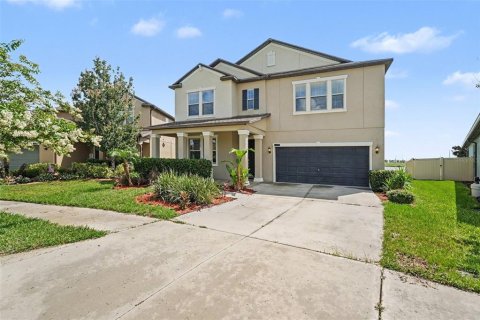 House in Land O' Lakes, Florida 5 bedrooms, 350.89 sq.m. № 2199070 - photo 2