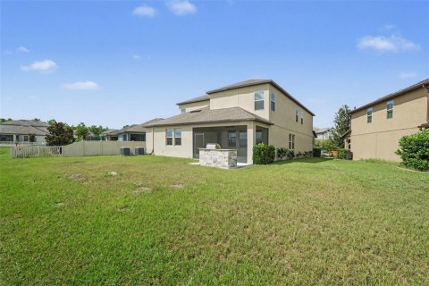 House in Land O' Lakes, Florida 5 bedrooms, 350.89 sq.m. № 2199070 - photo 24