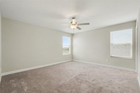 House in Land O' Lakes, Florida 5 bedrooms, 350.89 sq.m. № 2199070 - photo 27