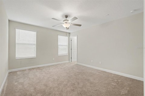 House in Land O' Lakes, Florida 5 bedrooms, 350.89 sq.m. № 2199070 - photo 19