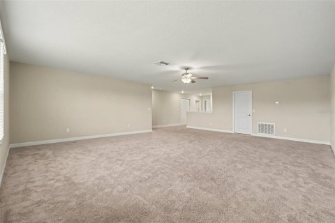 House in Land O' Lakes, Florida 5 bedrooms, 350.89 sq.m. № 2199070 - photo 28