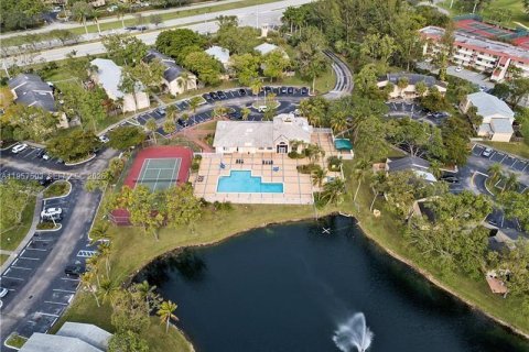 Copropriété à vendre à Pembroke Pines, Floride: 1 chambre, 68.65 m2 № 2019785 - photo 3