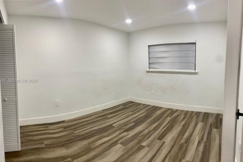 Copropriété à vendre à Pembroke Pines, Floride: 1 chambre, 68.65 m2 № 2019785 - photo 18