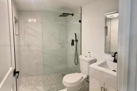 Copropriété à vendre à Pembroke Pines, Floride: 1 chambre, 68.65 m2 № 2019785 - photo 17
