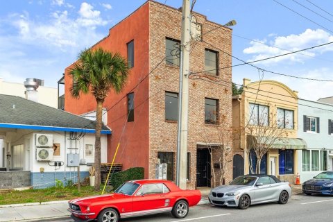House in Daytona Beach, Florida 3 bedrooms, 274.15 sq.m. № 2104349 - photo 2