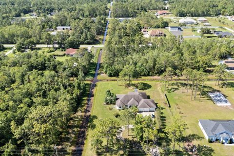 House in Orlando, Florida 4 bedrooms, 335.19 sq.m. № 1765851 - photo 20