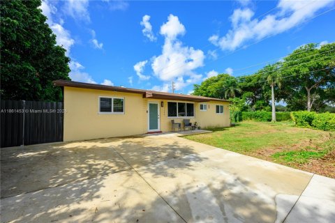 Casa en venta en Homestead, Florida, 4 dormitorios, 112.97 m2 № 1892247 - foto 1