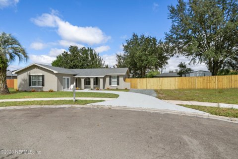 House in Jacksonville, Florida 3 bedrooms, 146.04 sq.m. № 801197 - photo 1