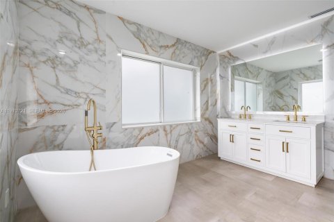 Купить виллу или дом в Майами, Флорида 3 спальни, 205.87м2, № 2032076 - фото 21