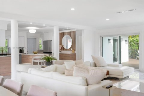 Купить виллу или дом в Майами, Флорида 3 спальни, 205.87м2, № 2032076 - фото 11