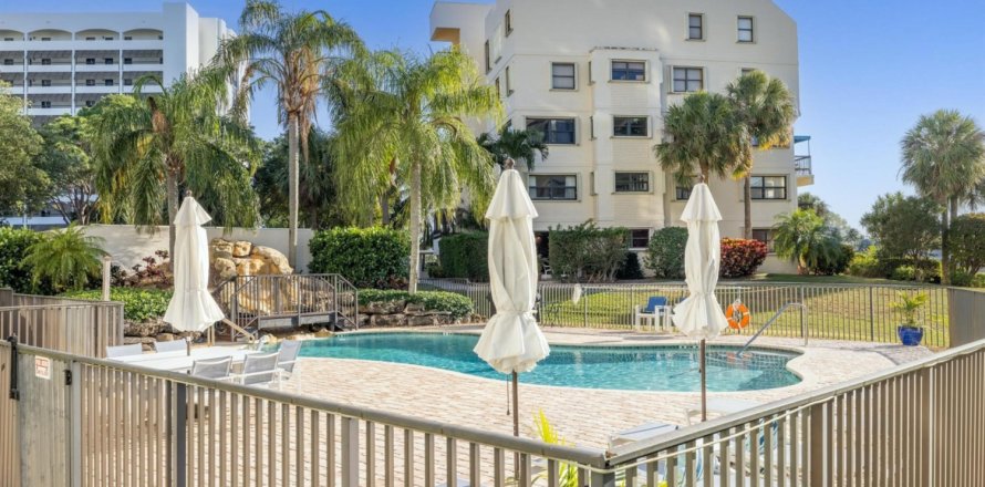 Condo in North Palm Beach, Florida, 2 bedrooms  № 1091671