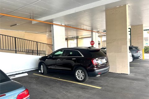 Купить кондоминиум в Халландейл-Бич, Флорида 2 спальни, 119.38м2, № 1978894 - фото 24