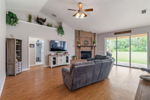 Casa en venta en Bunnell, Florida, 3 dormitorios, 195.19 m2 № 1880435 - foto 4