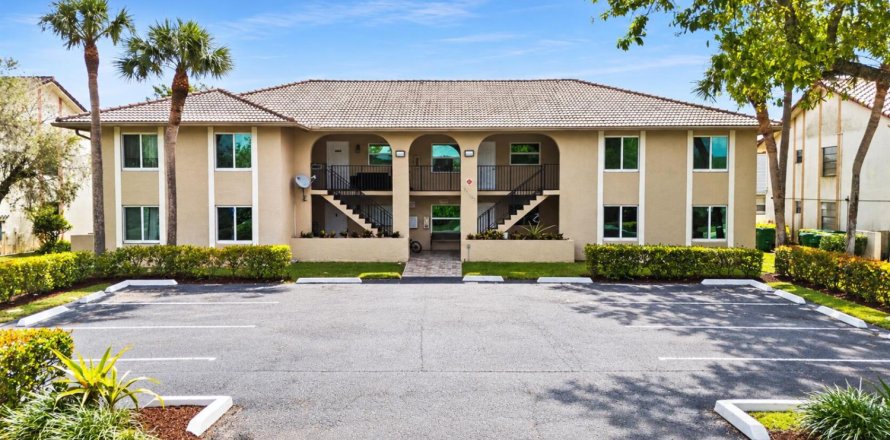 Touwnhouse à Coral Springs, Floride 4 chambres, 131.18 m2 № 2439218