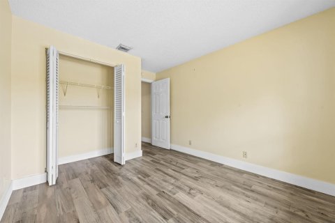 Touwnhouse à louer à Coral Springs, Floride: 4 chambres, 131.18 m2 № 2439218 - photo 17