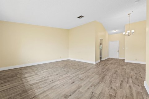 Touwnhouse à louer à Coral Springs, Floride: 4 chambres, 131.18 m2 № 2439218 - photo 5