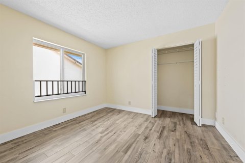 Touwnhouse à louer à Coral Springs, Floride: 4 chambres, 131.18 m2 № 2439218 - photo 18